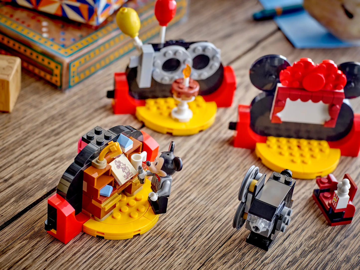 LEGO Disney 100 - Disney 100 Years Celebration - 40600 (RETIRED)