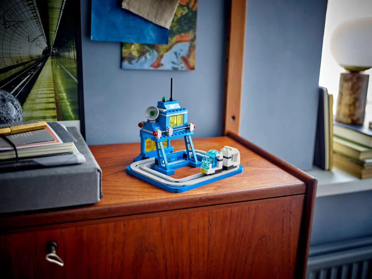LEGO Ideas - Micro Command Center GWP - #40786 (RETIRED)