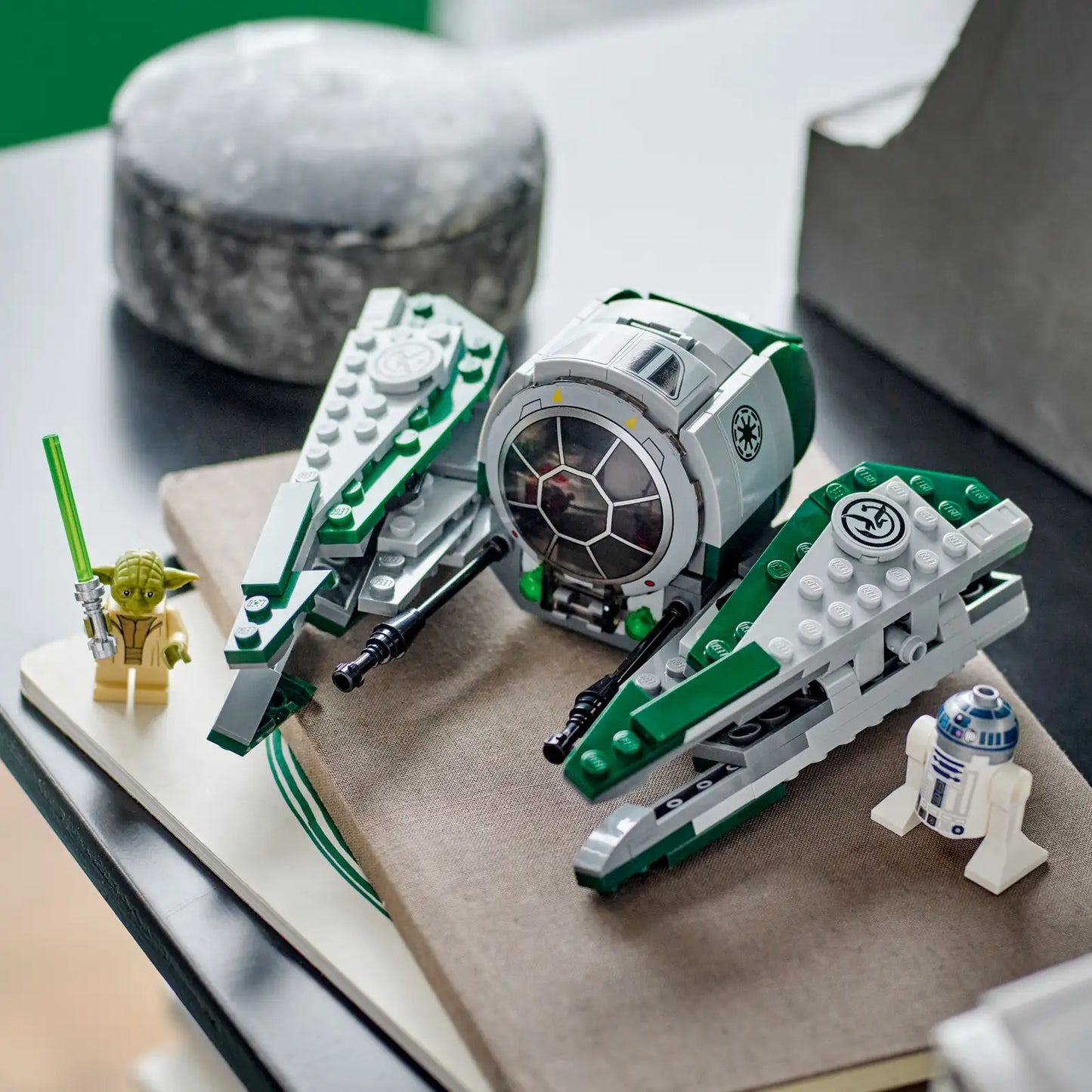 LEGO Star Wars - Yoda's Jedi Starfighter - #75360 (RETIRED)