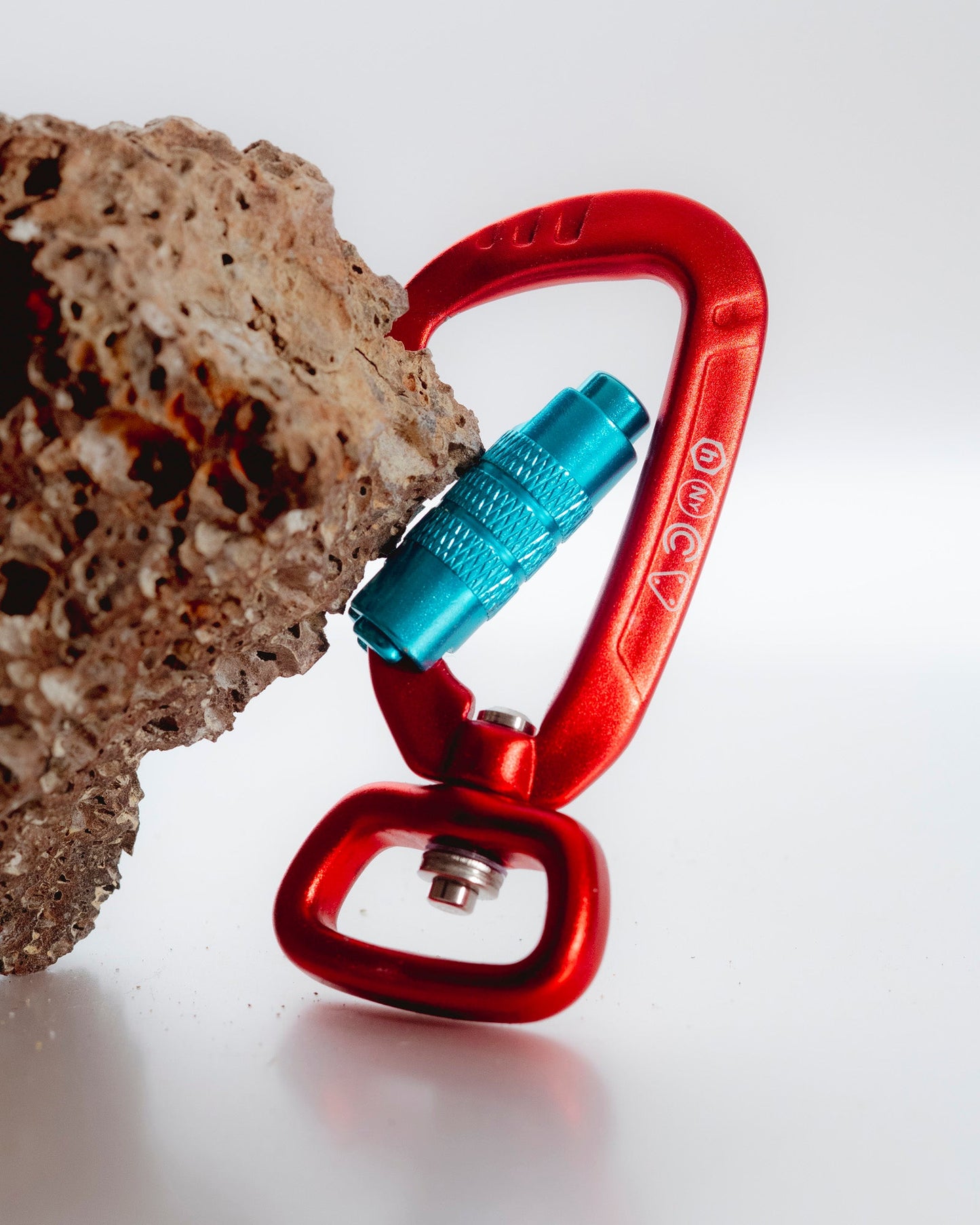 Hidden NY Disconnect Carabiner V2 Red/Teal