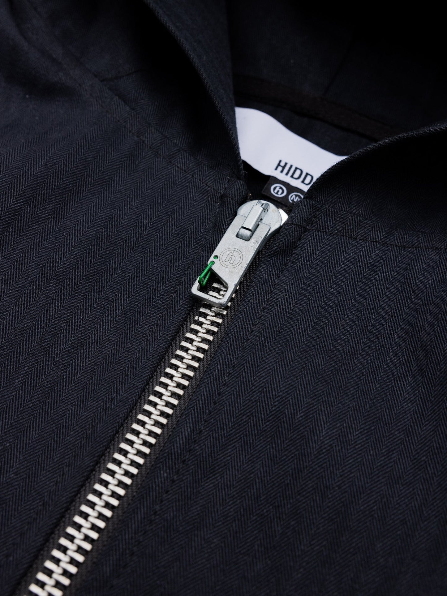 Hidden NY 3M Dragon Zip Shell Black Herringbone
