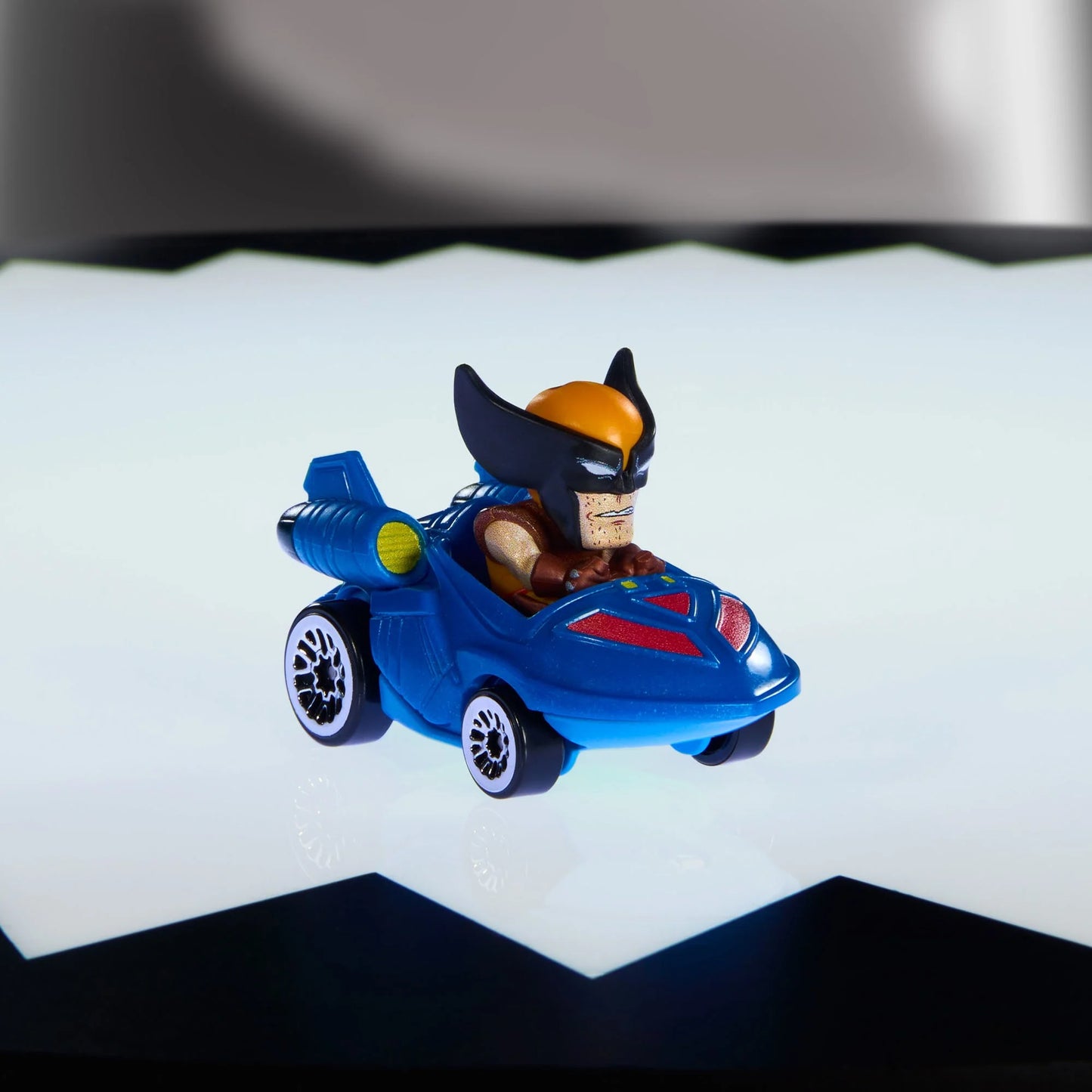 Hot Wheels Collectors - Marvel Super Heroes Secret Wars  - Spider-Man or Wolverine (BLIND BOX)