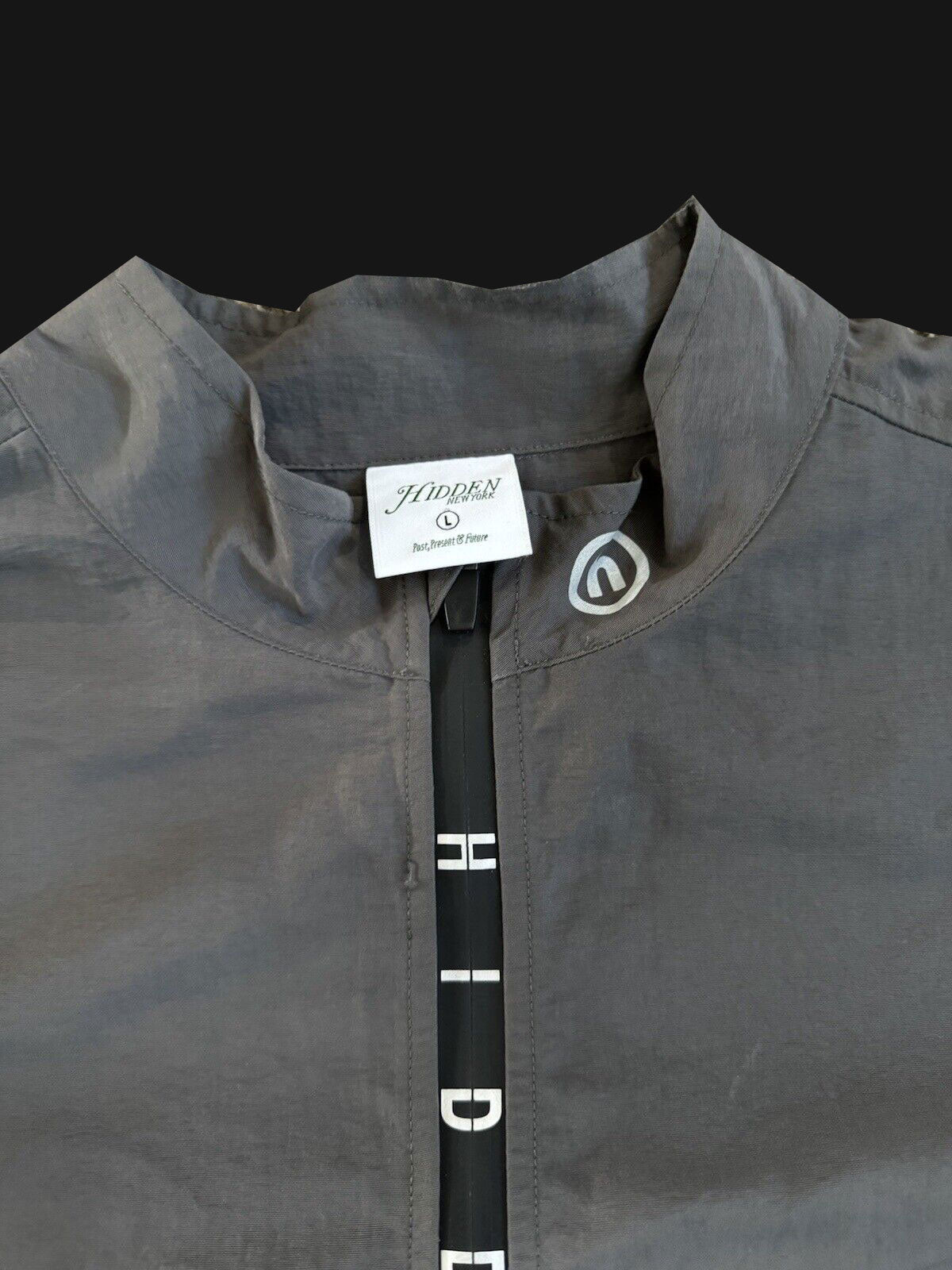 Hidden NY 1/4 Zip Tech Top Grey