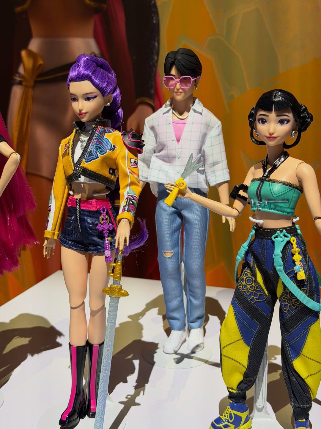 Mattel - KPOP Demon Hunters - Core Fashion Doll - Complete Set of 4 (Zoey, Mira, Rumi, Jinu) [PRE-ORDER AUGUST 2026]