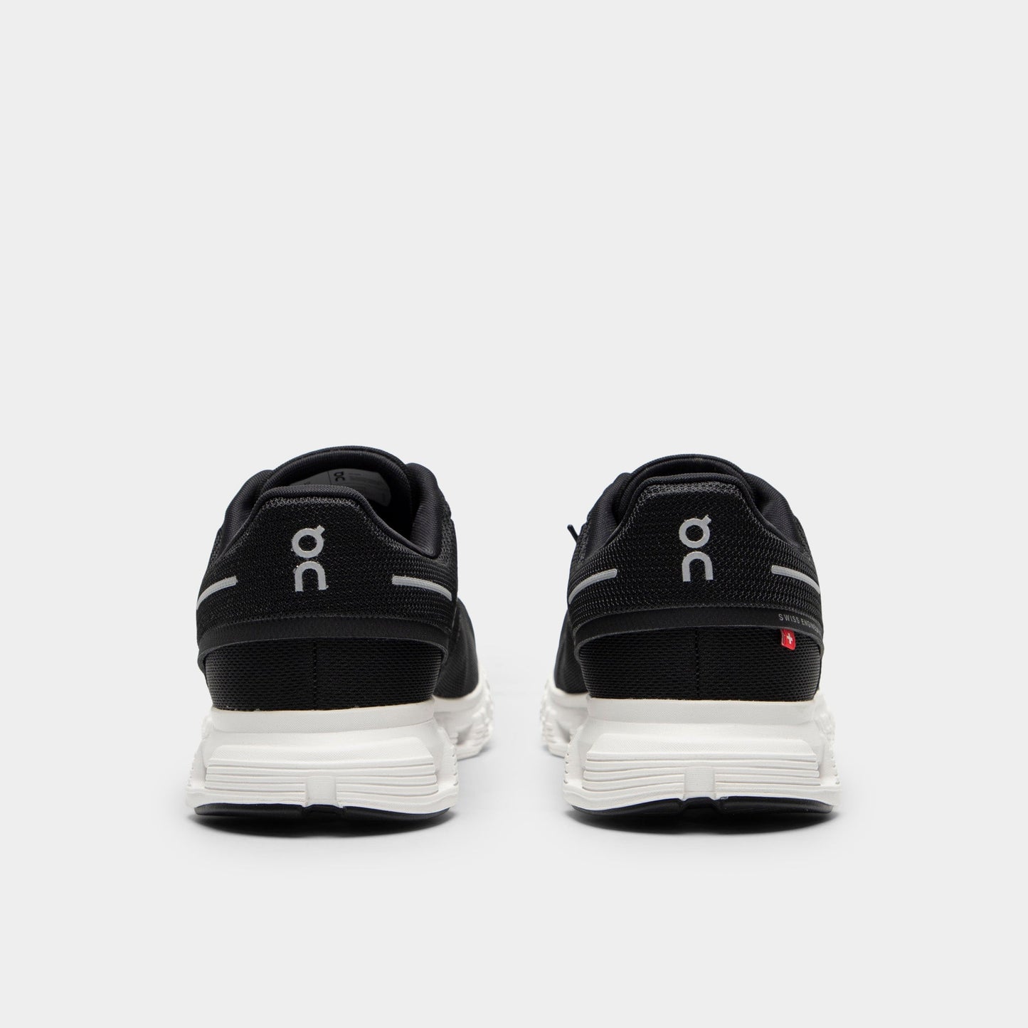 On Men's Cloud 6 Black / White - 3MF10070299