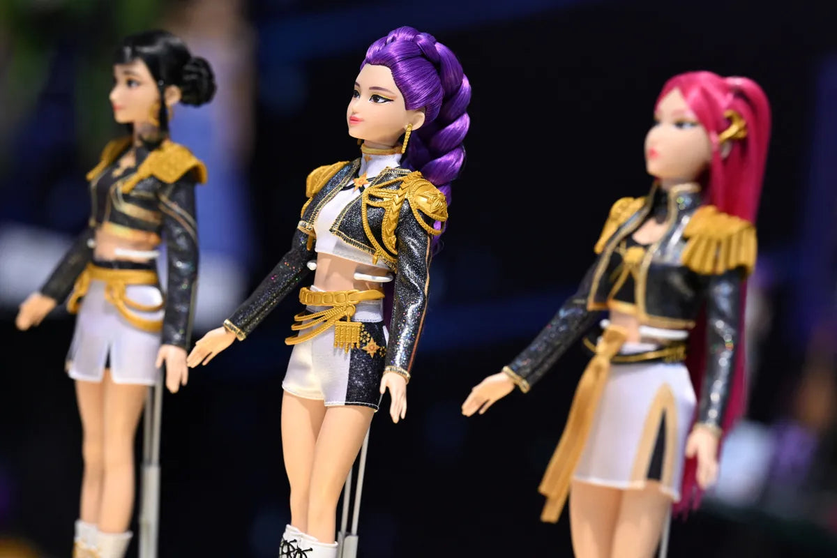 Mattel - KPOP Demon Hunters - Singing Doll Figures - Complete Set of 3 (Zoey, Mira, Rumi) [PRE-ORDER AUGUST 2026]