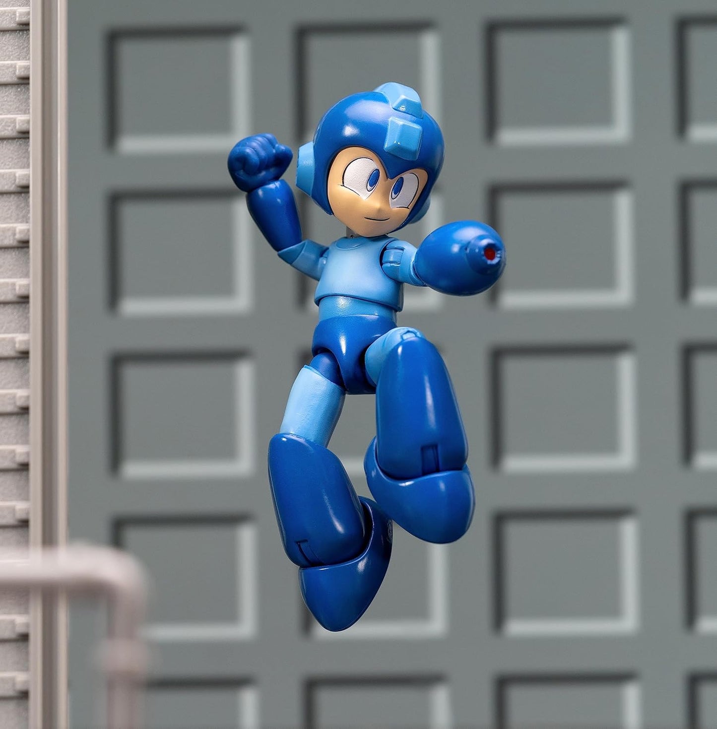 Jada Toys - Mega Man 4" Inch Action Figure 1/12 Scale - Mega Man Blue