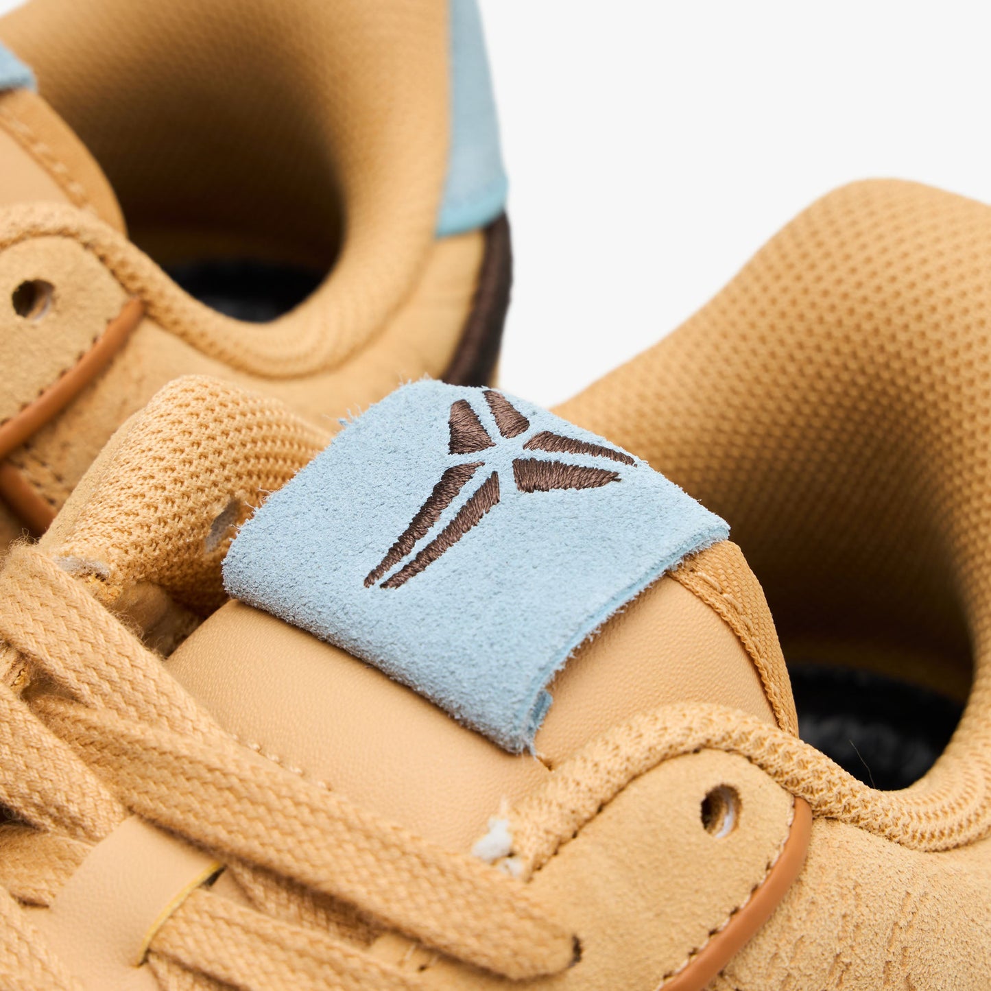 Nike Air Force 1 Low "Siempre Hermanos" - IM0582-700