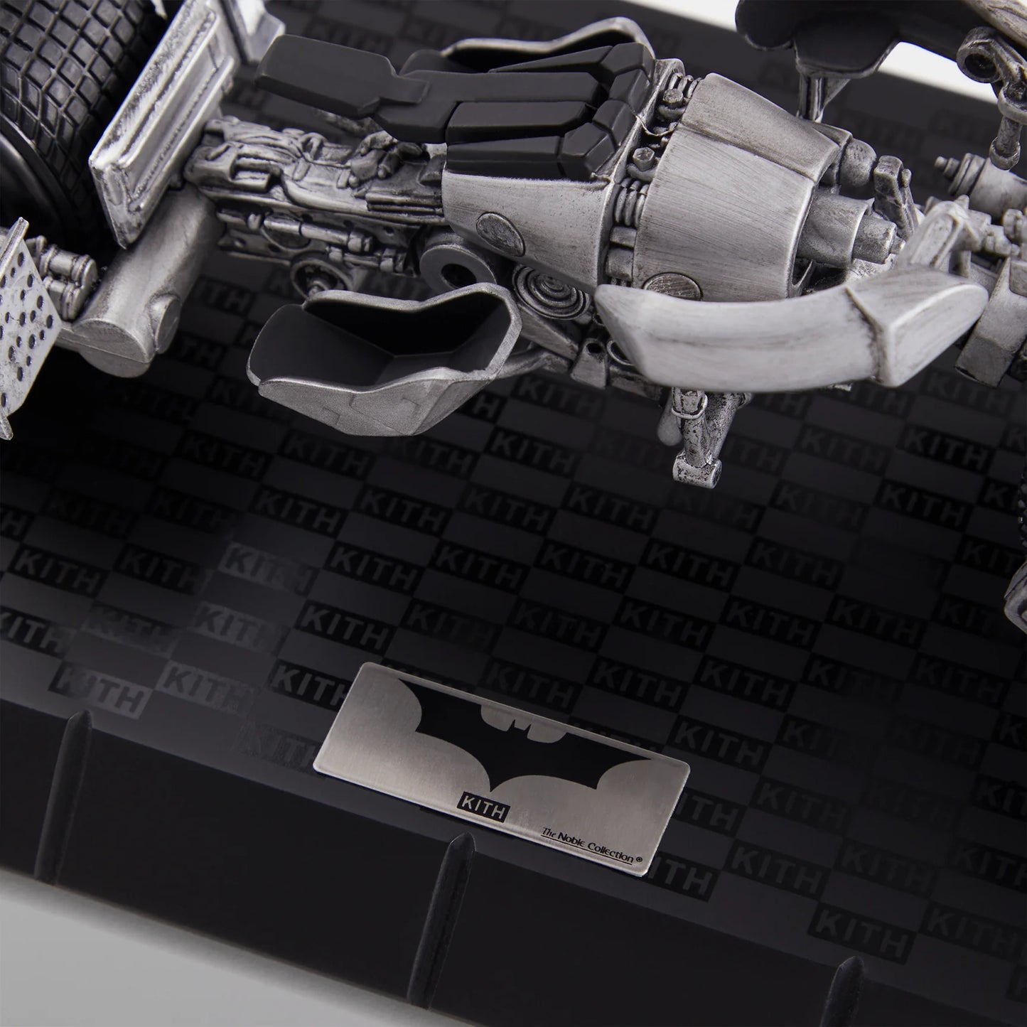 BATMAN | KITH FOR THE NOBLE COLLECTION BATPOD - BLACK