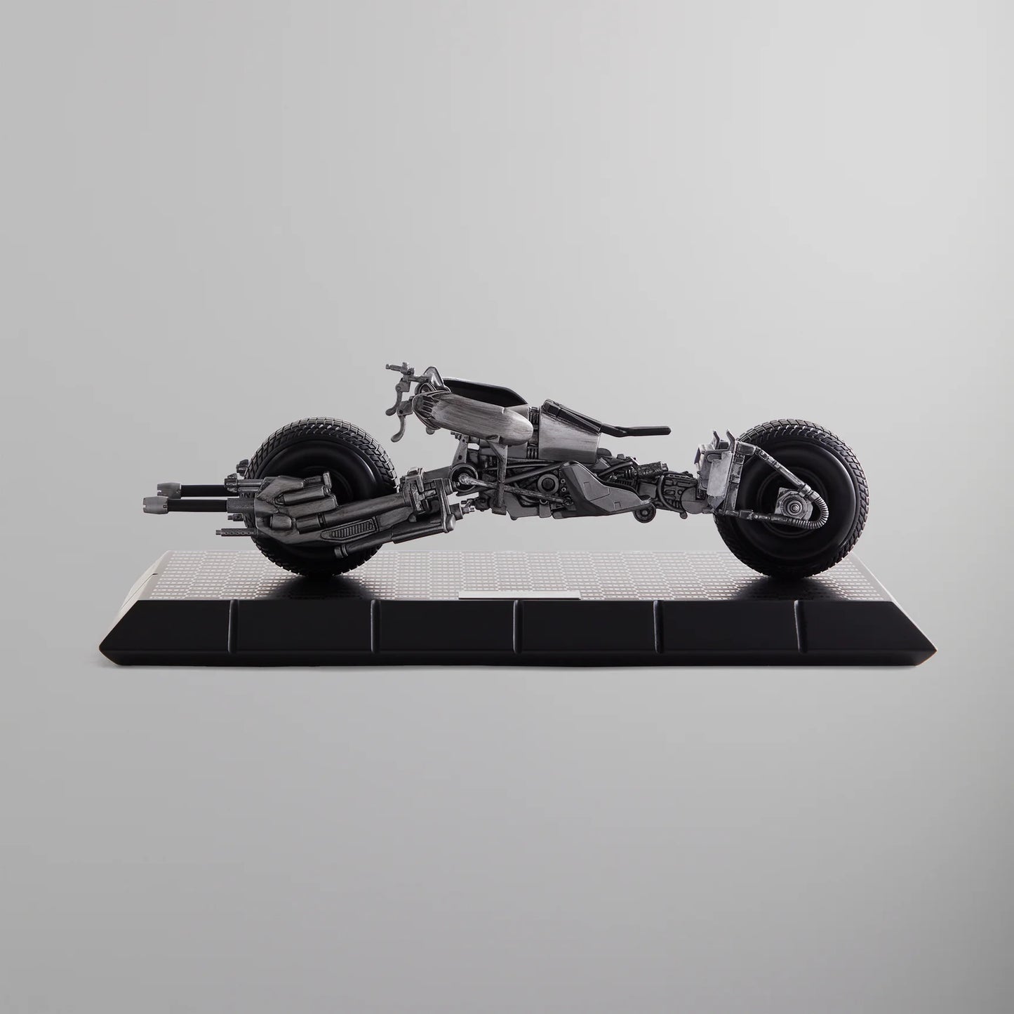 BATMAN | KITH FOR THE NOBLE COLLECTION BATPOD - BLACK