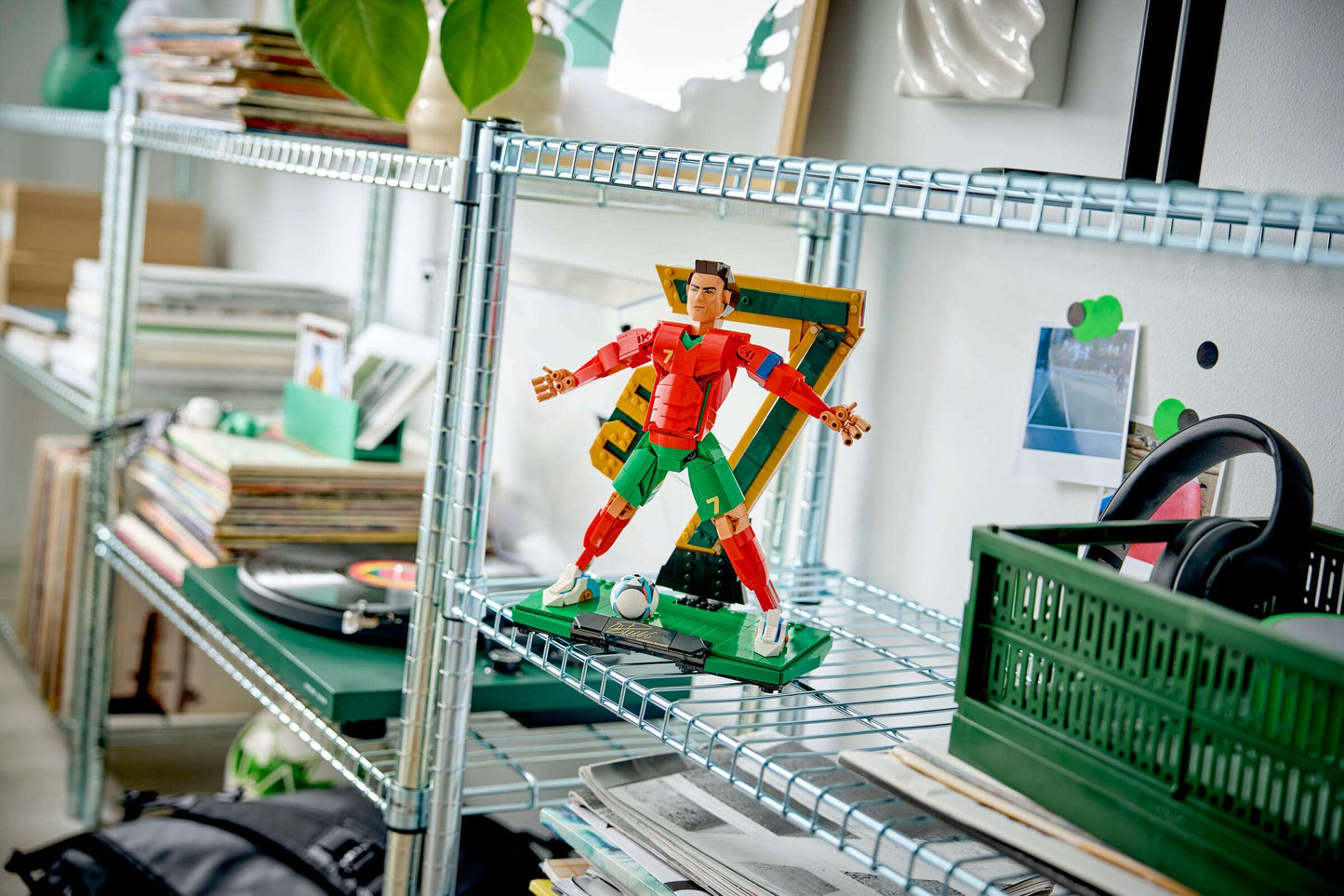 LEGO Editions - Cristiano Ronaldo Soccer Legend #43016