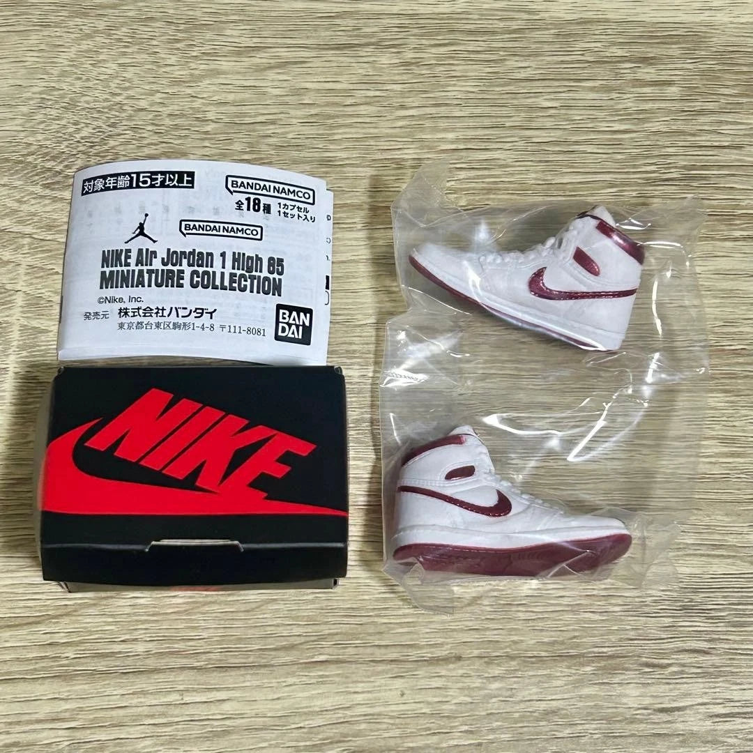 Bandai x Nike - BLIND BOX - Air Jordan 1 High 85 Miniature Bandai x Nike - BLIND BOX - Air Jordan 1 High 85 Miniature