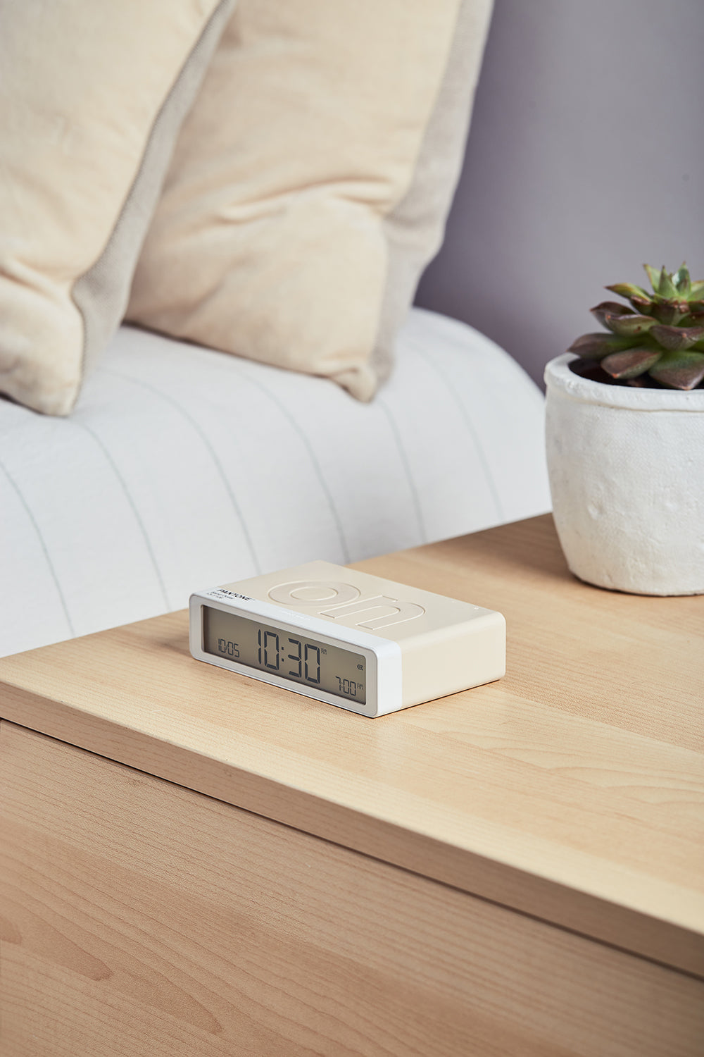Lexon: Flip Classic x Pantone Alarm Clock - Sand